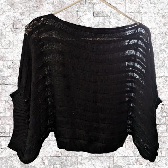 Black Lace Open Weave Crop Top - Picture 3 of 11